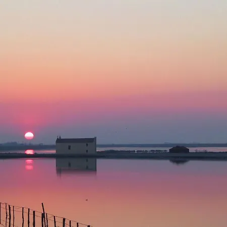 Sun Drenched Seaside Holiday Close To Venice 아파트 *